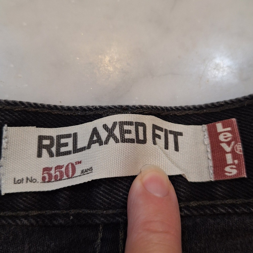 Levi's 550 Relaxed Fit Jeans Mens 38x34 Black Denim Faded Tapered Leg Pants - Picture 3 of 9